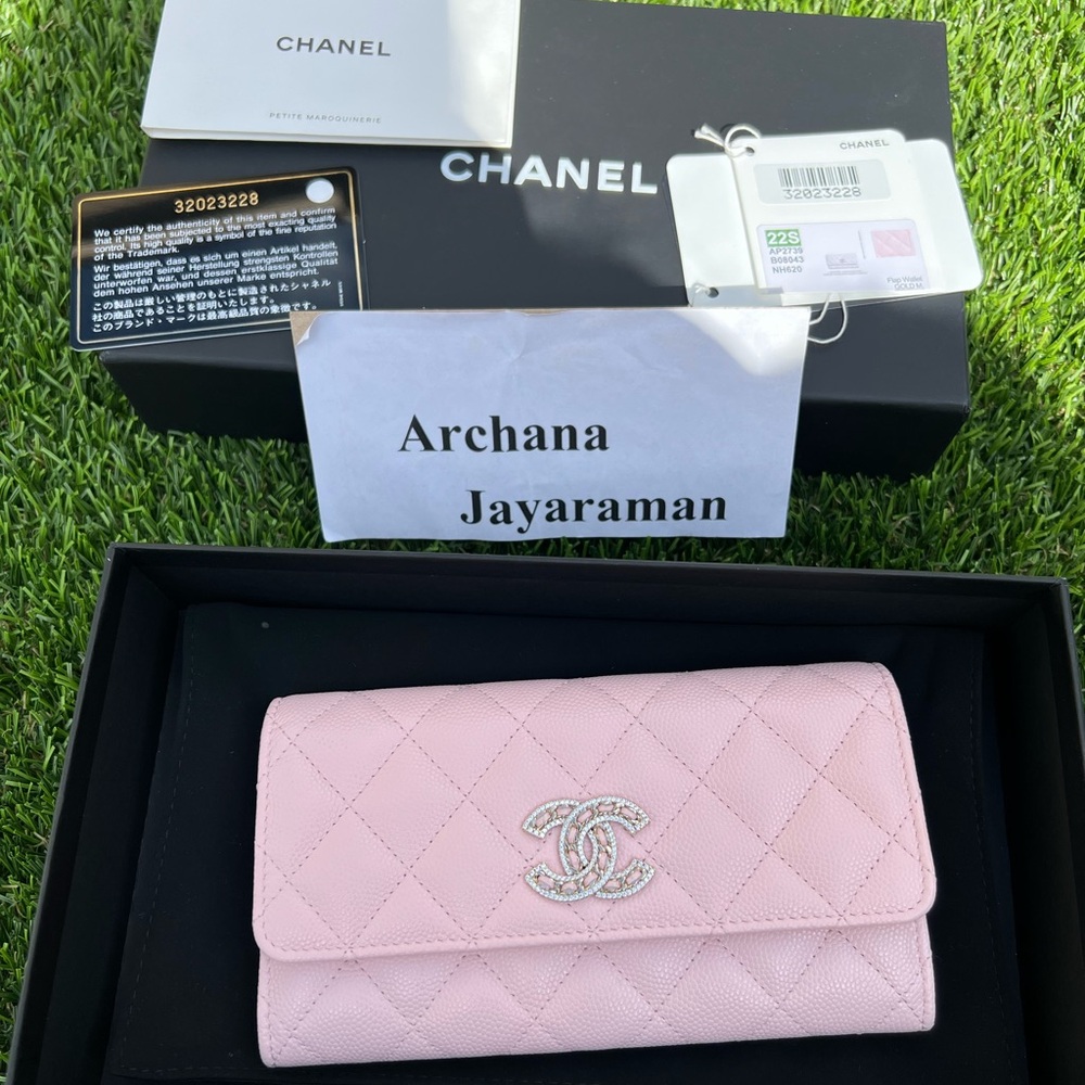 ❌ SOLD ❌ NWT Chanel 22S Pink Caviar LGHW Crystal CC Large Gusset Flap Wallet